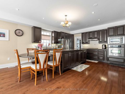 Photo 17 at 161 Townsgate Drive, Yorkhill, Vaughan