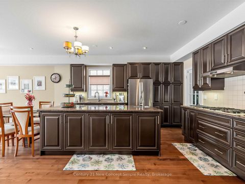 Photo 18 at 161 Townsgate Drive, Yorkhill, Vaughan