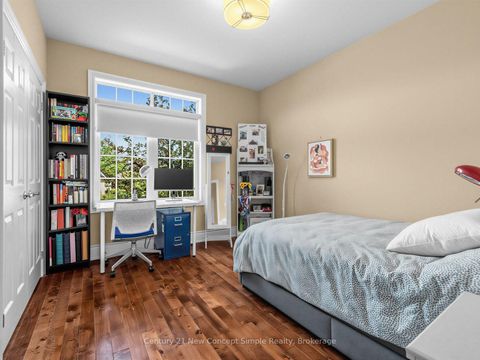 Photo 22 at 161 Townsgate Drive, Yorkhill, Vaughan