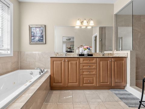 Photo 30 at 161 Townsgate Drive, Yorkhill, Vaughan