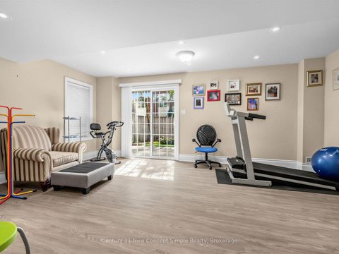Photo 33 at 161 Townsgate Drive, Yorkhill, Vaughan