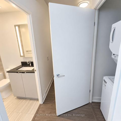 Photo 8 at 328 - 285 Dufferin Street, South Parkdale, Toronto