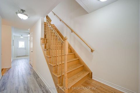 Photo 1 at 40 PRINGDALE GARDENS Circle, Eglinton East, Toronto