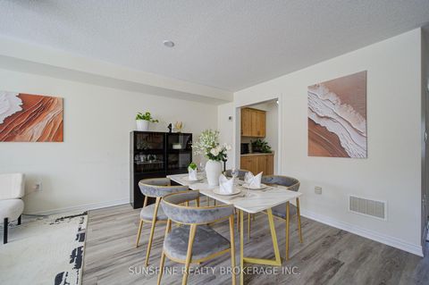 Photo 14 at 40 PRINGDALE GARDENS Circle, Eglinton East, Toronto