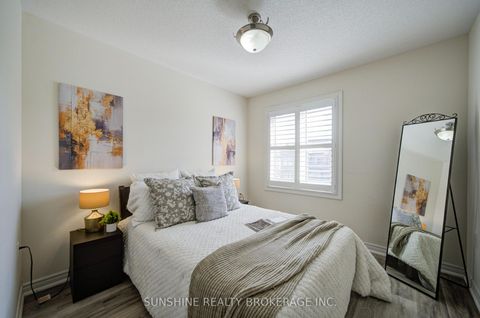 Photo 20 at 40 PRINGDALE GARDENS Circle, Eglinton East, Toronto