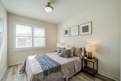 Photo 24 at 40 PRINGDALE GARDENS Circle, Eglinton East, Toronto