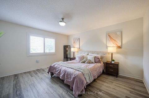 Photo 25 at 40 PRINGDALE GARDENS Circle, Eglinton East, Toronto