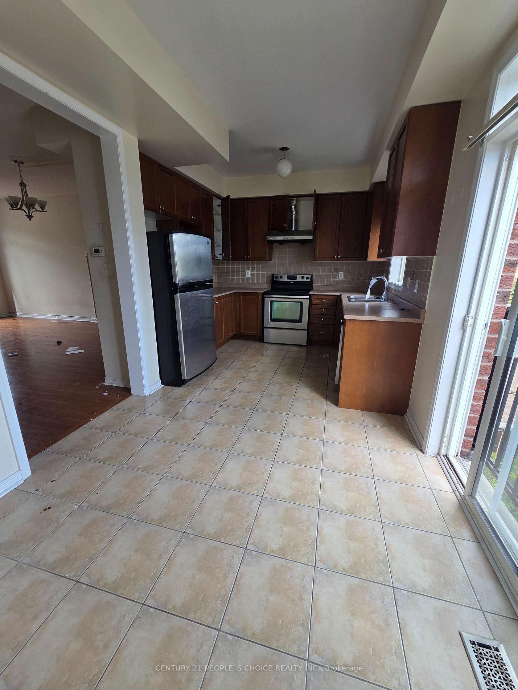 5 Curran Hall Crescent, Morningside, Toronto photo number 2