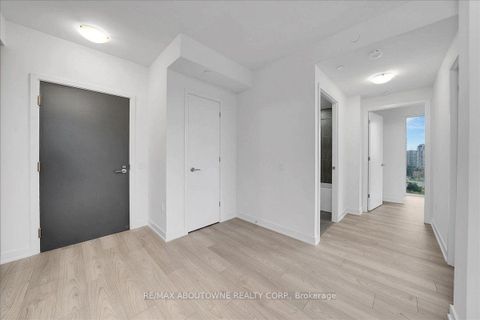 Photo 8 at 1623 - 5858 Yonge Street, Newtonbrook West, Toronto
