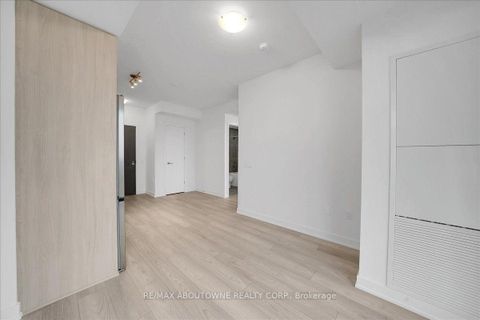 Photo 11 at 1623 - 5858 Yonge Street, Newtonbrook West, Toronto