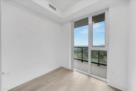 Photo 13 at 1623 - 5858 Yonge Street, Newtonbrook West, Toronto