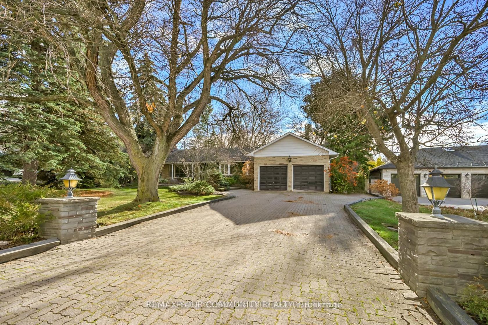 23 Denham Drive, South Richvale, Richmond Hill photo number 2