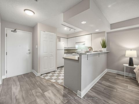 Photo 2 at 627 - 801 King Street W, Niagara, Toronto