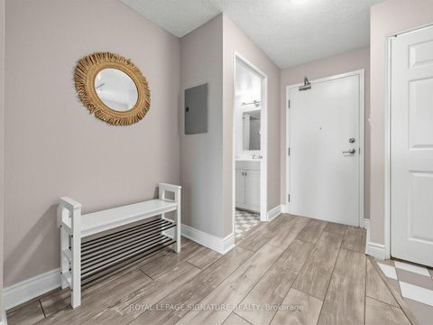 Photo 3 at 627 - 801 King Street W, Niagara, Toronto