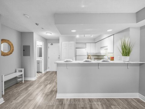 Photo 7 at 627 - 801 King Street W, Niagara, Toronto