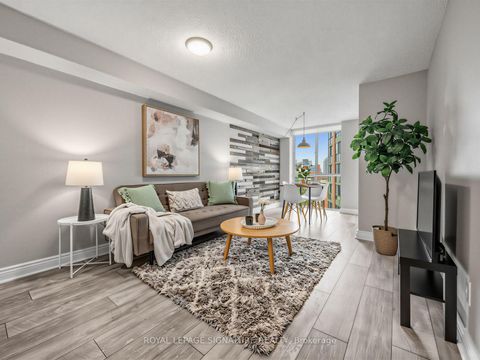 Photo 9 at 627 - 801 King Street W, Niagara, Toronto