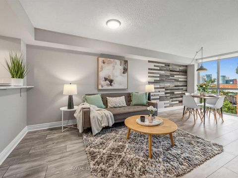 Photo 12 at 627 - 801 King Street W, Niagara, Toronto
