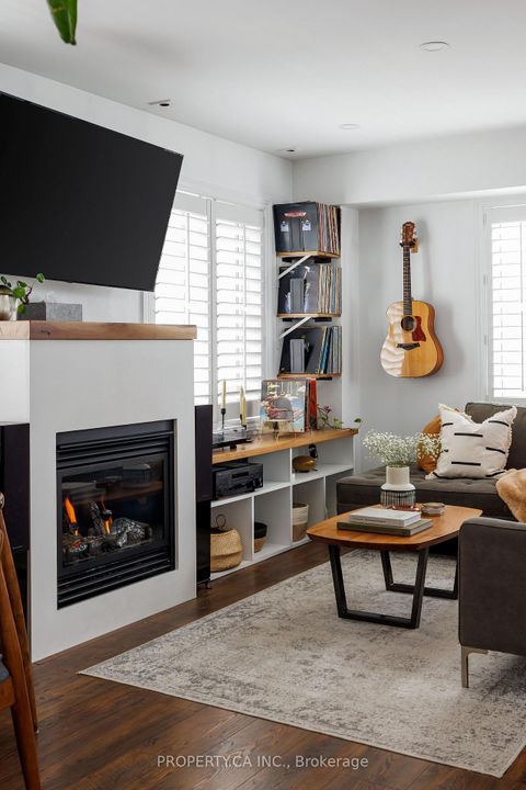 Photo 1 at 819 - 12 Sudbury Street, Niagara, Toronto