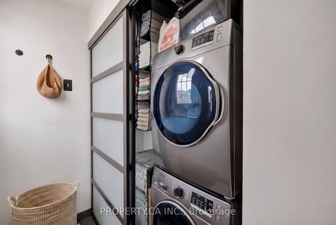 Photo 15 at 819 - 12 Sudbury Street, Niagara, Toronto