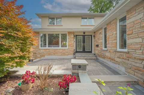 Photo 2 at 21 Bearwood Drive, Humber Valley, Toronto