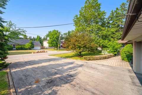 Photo 14 at 55 Bywood Drive, Rosethorn, Toronto