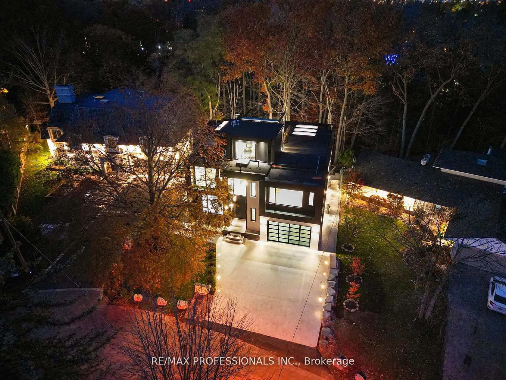 91 Valecrest Drive, Humber Valley, Toronto photo 4