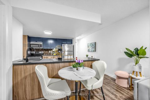 Photo 11 at 504 - 11 St Joseph Street, Bay Street Corridor, Toronto