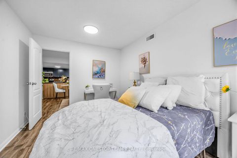 Photo 17 at 504 - 11 St Joseph Street, Bay Street Corridor, Toronto