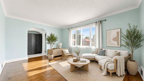 Photo 4 at 14 Valdane Drive, Birchmount, Toronto