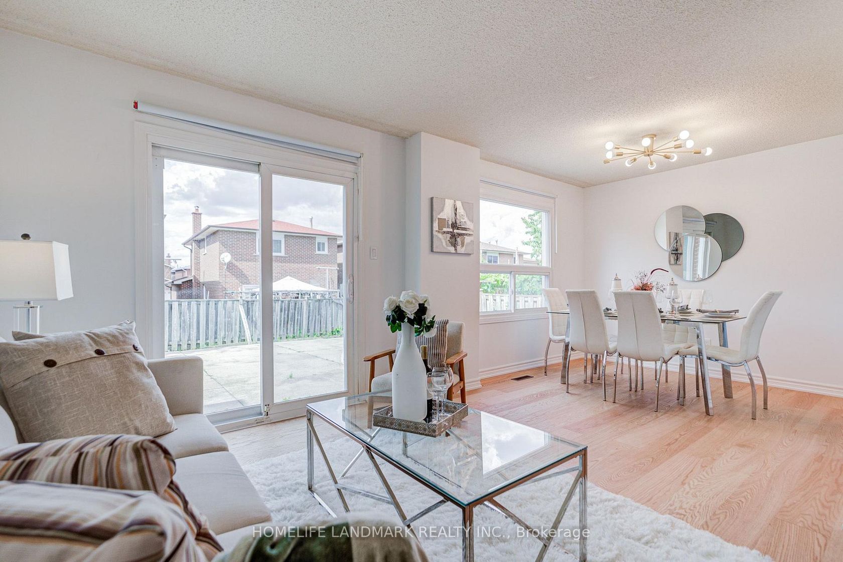 20 Barolo Road, Clairville, Toronto photo number 2