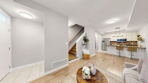 Photo 8 at 13 - 25 Heron Park Place, West Hill, Toronto