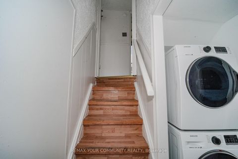 Photo 18 at 102 Hearst Circle, Amesbury, Toronto