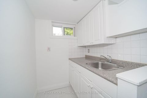 Photo 23 at 102 Hearst Circle, Amesbury, Toronto