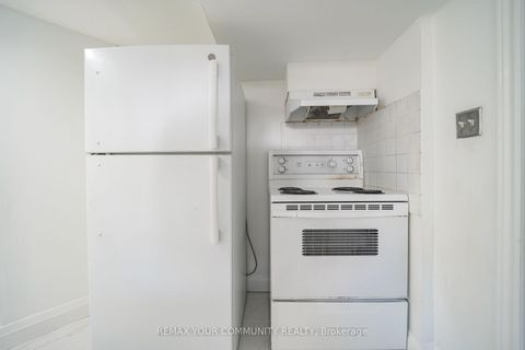 Photo 25 at 102 Hearst Circle, Amesbury, Toronto