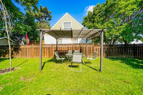 Photo 27 at 102 Hearst Circle, Amesbury, Toronto