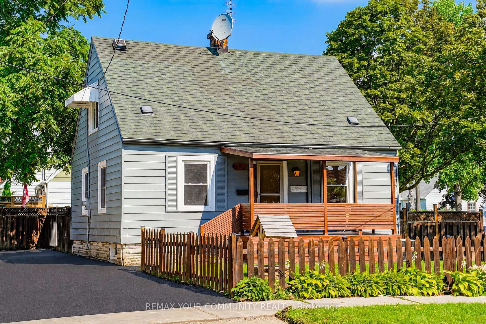 102 Hearst Circle, Amesbury, Toronto 