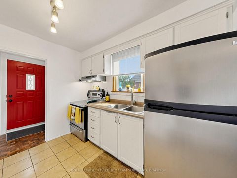 Photo 11 at 16 Clearbrooke Circle, Kipling, Toronto