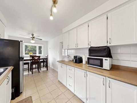 Photo 13 at 16 Clearbrooke Circle, Kipling, Toronto