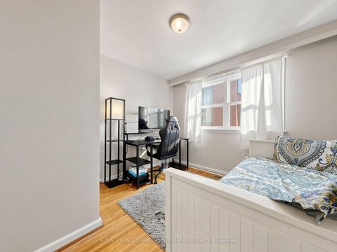 Photo 19 at 16 Clearbrooke Circle, Kipling, Toronto