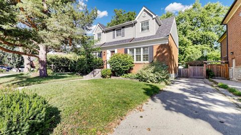 Photo 2 at 118 Anndale Drive, Willowdale East, Toronto