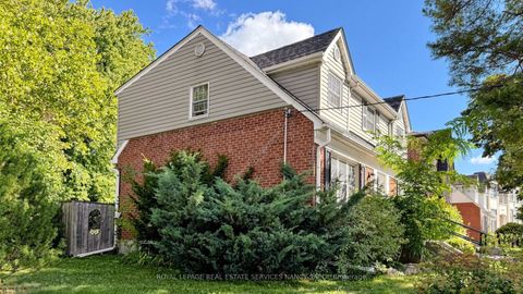 Photo 3 at 118 Anndale Drive, Willowdale East, Toronto