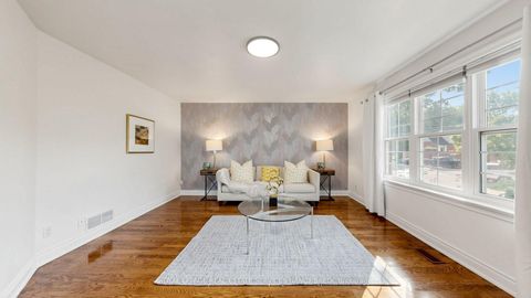 Photo 4 at 118 Anndale Drive, Willowdale East, Toronto