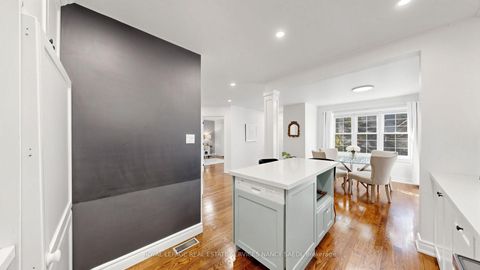 Photo 16 at 118 Anndale Drive, Willowdale East, Toronto