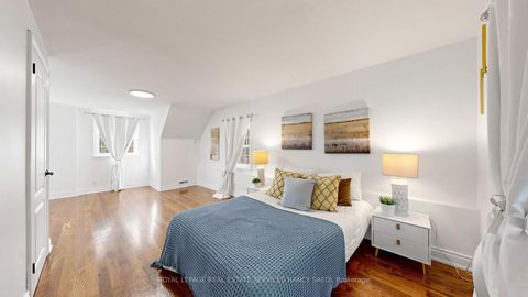 Photo 27 at 118 Anndale Drive, Willowdale East, Toronto