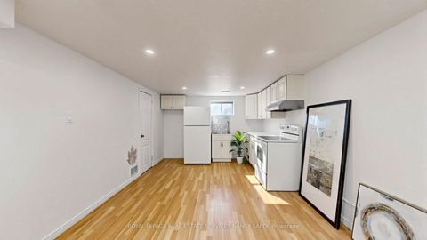 Photo 43 at 118 Anndale Drive, Willowdale East, Toronto
