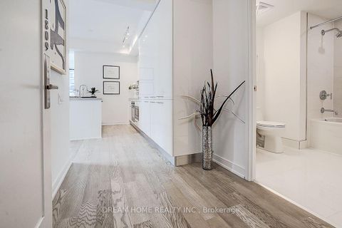 Photo 3 at 1809 - 3 Gloucester Street, Yonge Corridor, Toronto