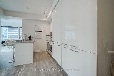 Photo 4 at 1809 - 3 Gloucester Street, Yonge Corridor, Toronto