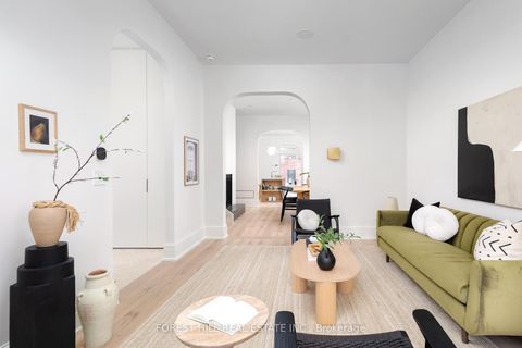 Photo 7 at 61 Foxley Street, Bellwoods, Toronto