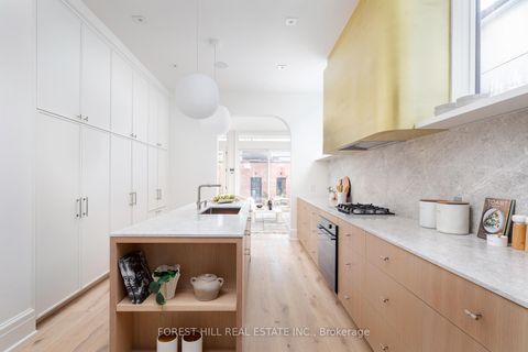 Photo 13 at 61 Foxley Street, Bellwoods, Toronto