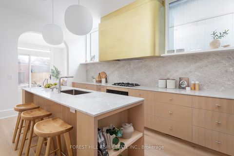Photo 14 at 61 Foxley Street, Bellwoods, Toronto